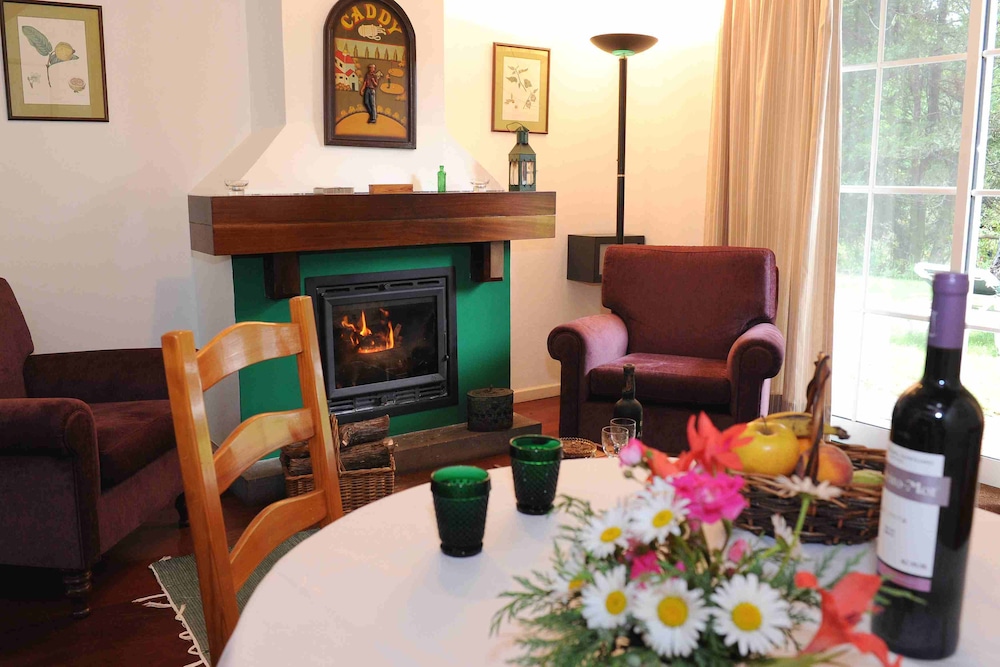 Quinta de Santo António da Serra — Hotel rooms in Santa Cruz, Madeira