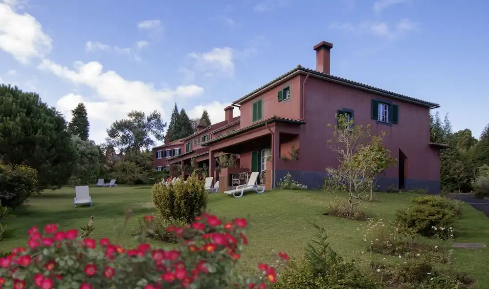 Quinta de Santo António da Serra — Hotel building in Santa Cruz, Madeira