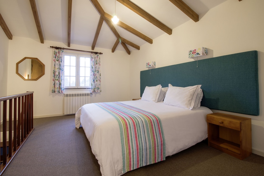 Quinta de Santo António da Serra — Hotel rooms in Santa Cruz, Madeira