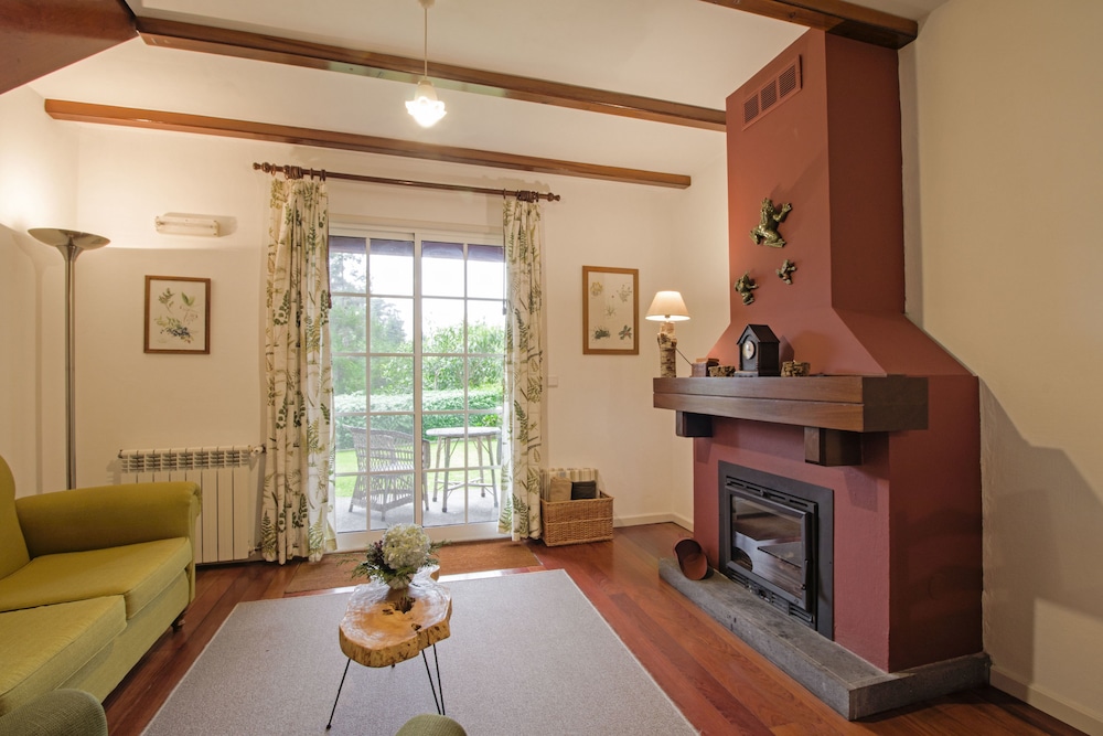 Quinta de Santo António da Serra — Hotel rooms in Santa Cruz, Madeira