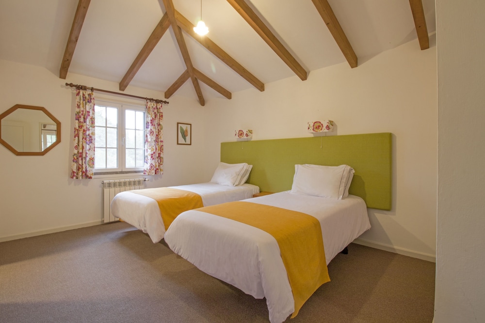 Quinta de Santo António da Serra — Hotel rooms in Santa Cruz, Madeira