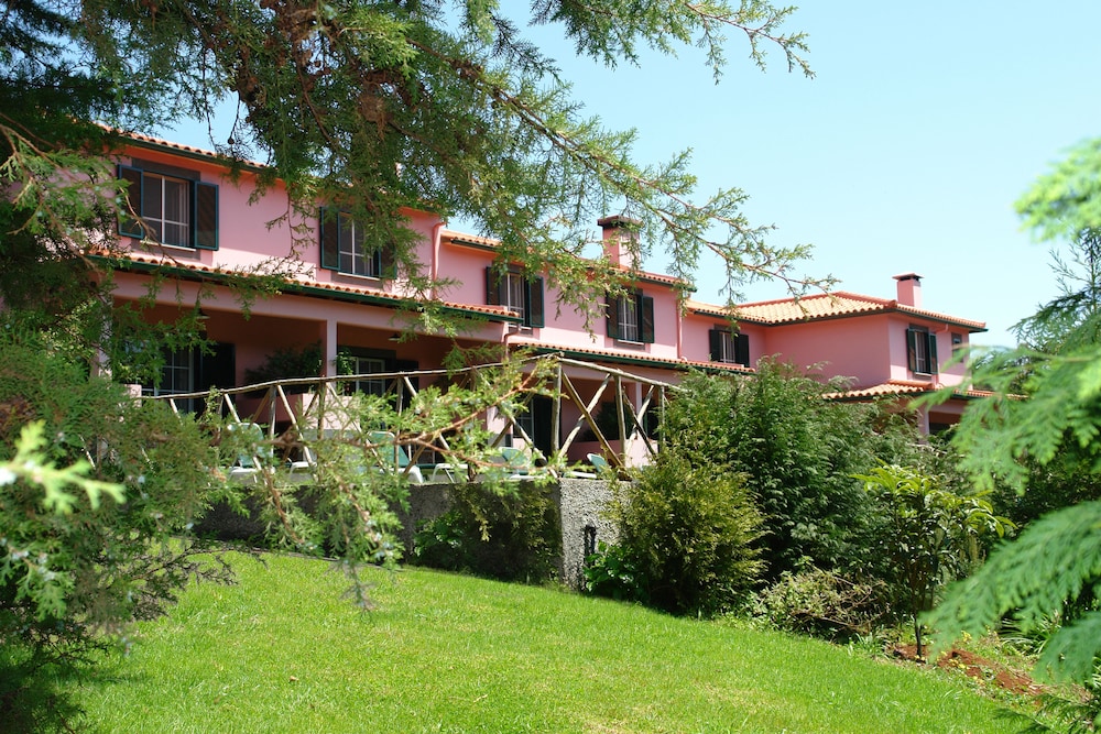 Quinta de Santo António da Serra — Hotel building in Santa Cruz, Madeira