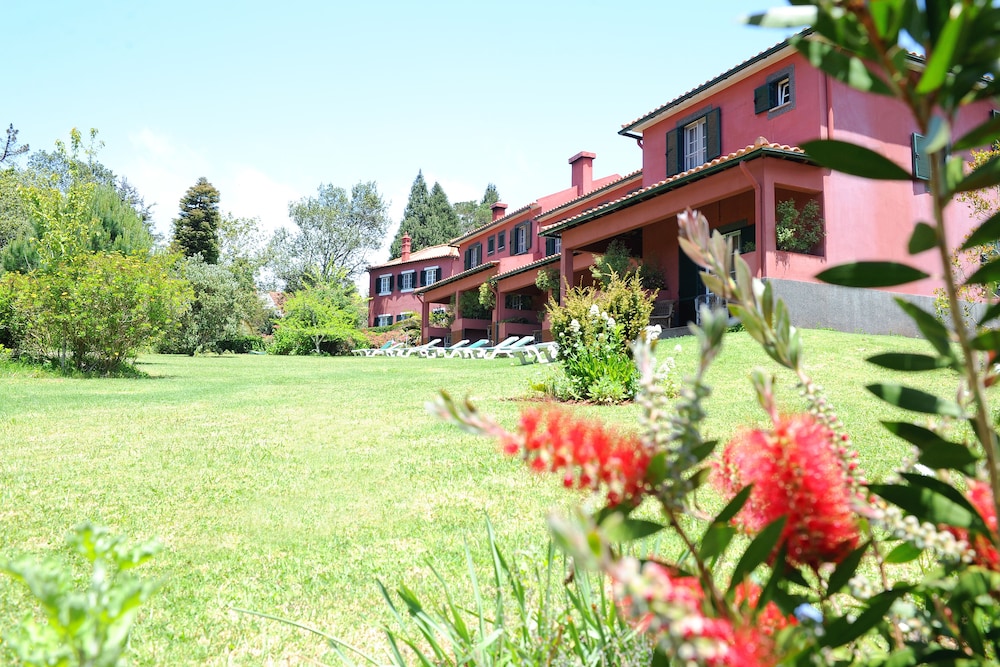 Quinta de Santo António da Serra — Hotel building in Santa Cruz, Madeira