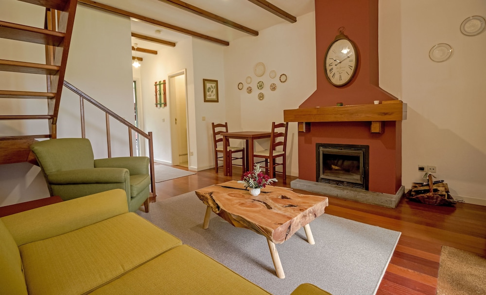 Quinta de Santo António da Serra — Hotel rooms in Santa Cruz, Madeira