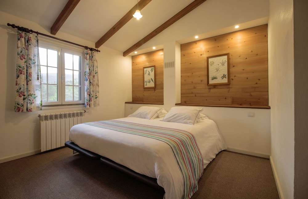 Quinta de Santo António da Serra — Hotel rooms in Santa Cruz, Madeira