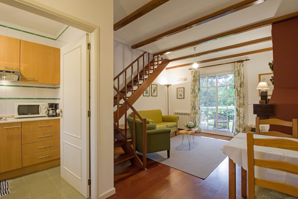 Quinta de Santo António da Serra — Hotel rooms in Santa Cruz, Madeira