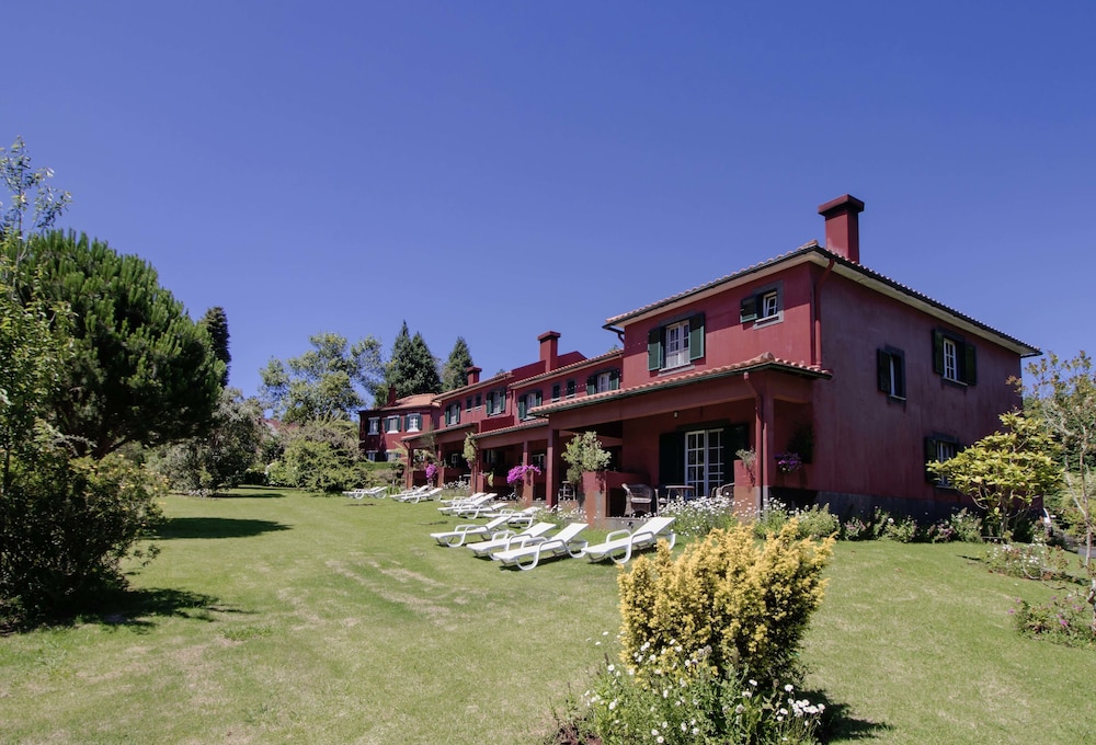 Quinta de Santo António da Serra — Hotel building in Santa Cruz, Madeira