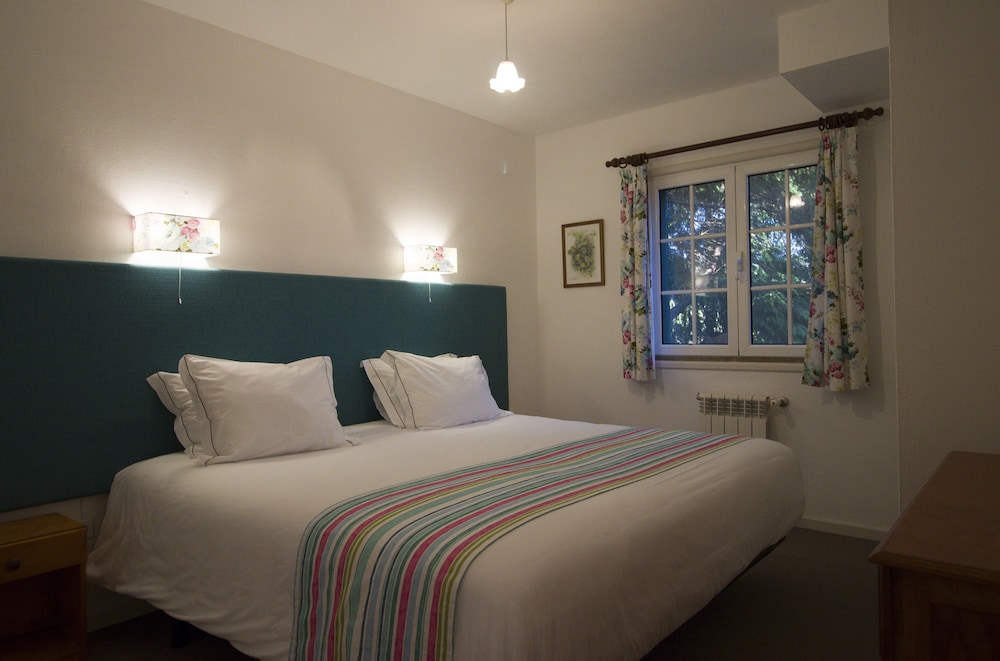 Quinta de Santo António da Serra — Hotel rooms in Santa Cruz, Madeira