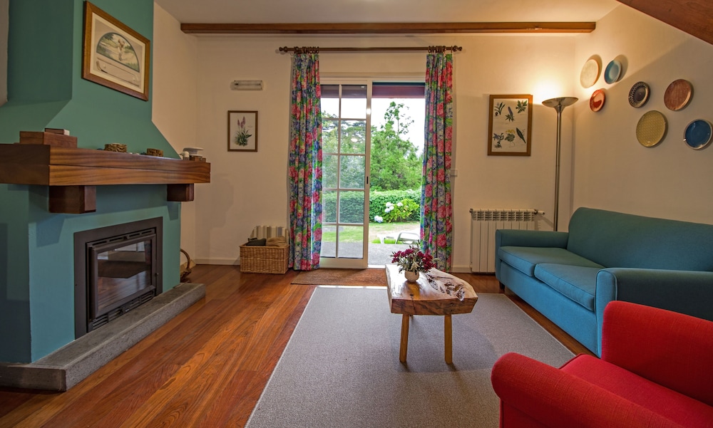 Quinta de Santo António da Serra — Hotel rooms in Santa Cruz, Madeira