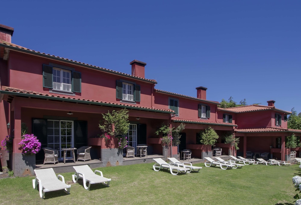 Quinta de Santo António da Serra — Hotel building in Santa Cruz, Madeira