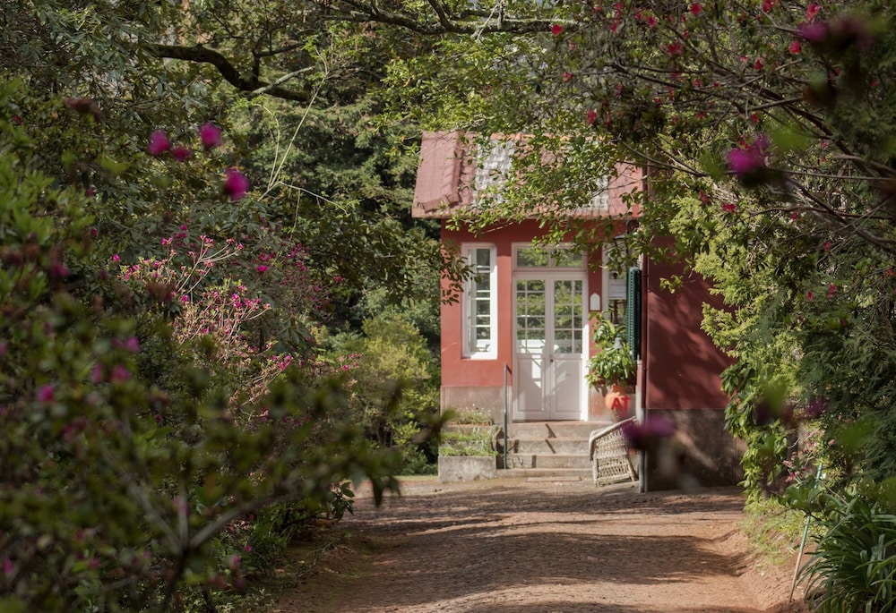Quinta de Santo António da Serra — Attractions in the area in Santa Cruz, Madeira