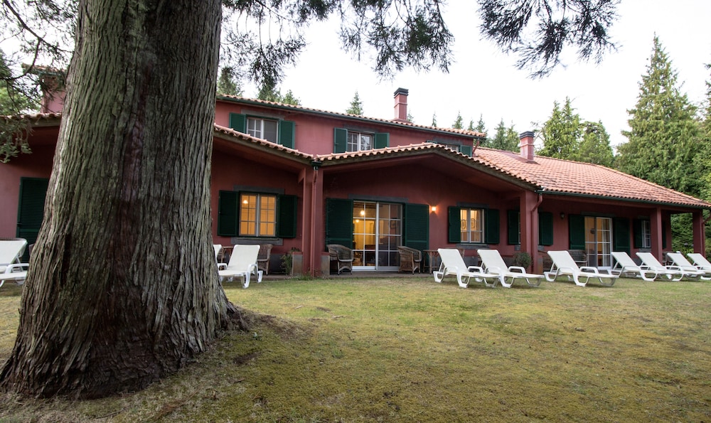 Quinta de Santo António da Serra — Hotel building in Santa Cruz, Madeira