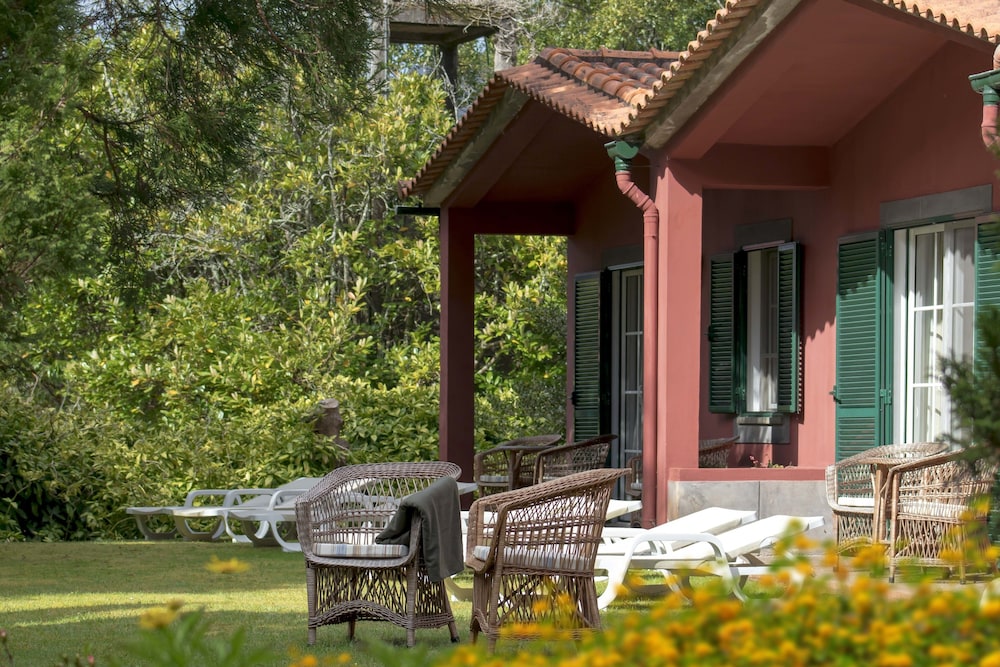 Quinta de Santo António da Serra — Hotel building in Santa Cruz, Madeira