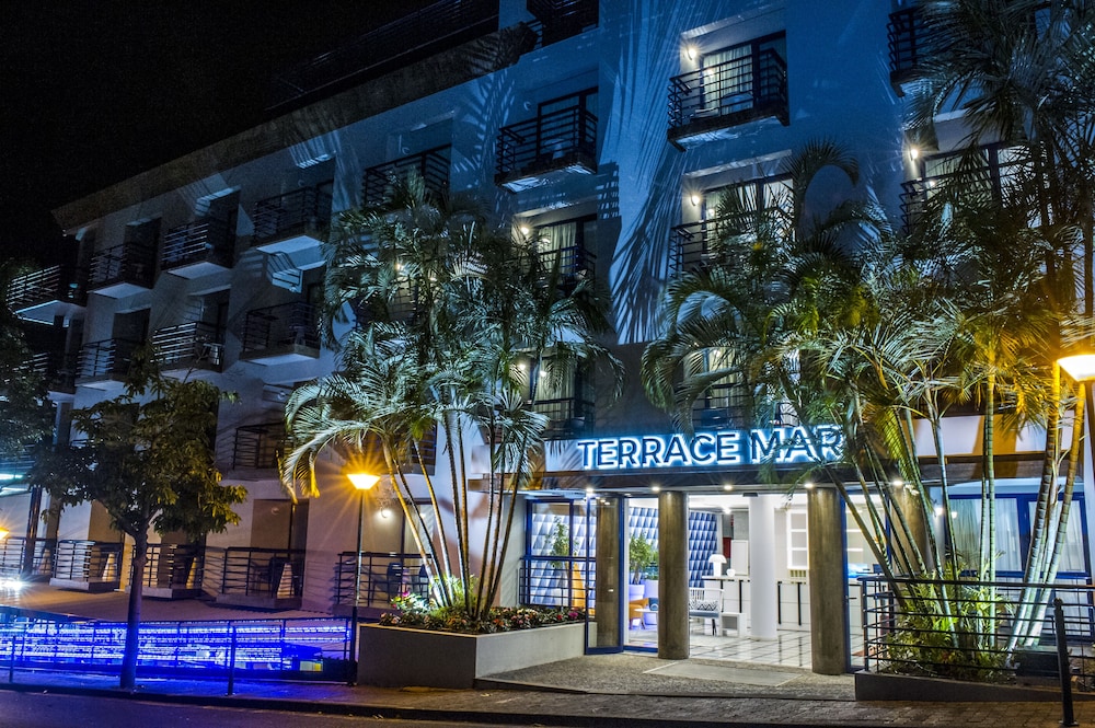 Terrace Mar — Hotel building in Funchal, Madeira