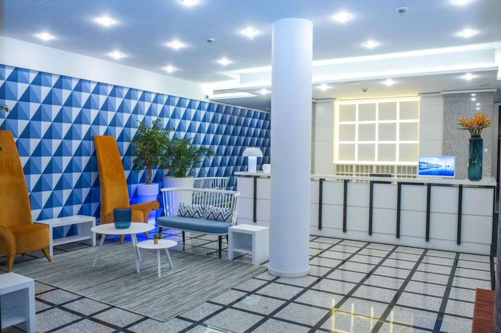 Terrace Mar — Hotel building in Funchal, Madeira