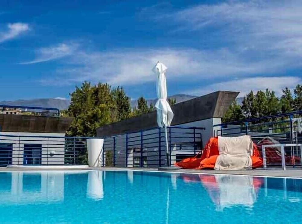 Terrace Mar — Swimming pool in Funchal, Madeira