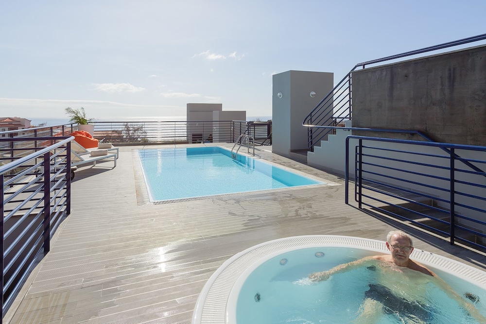 Terrace Mar — Swimming pool in Funchal, Madeira