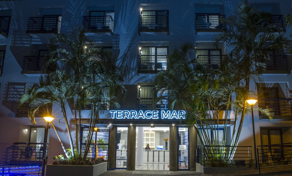 Terrace Mar — Hotel building in Funchal, Madeira