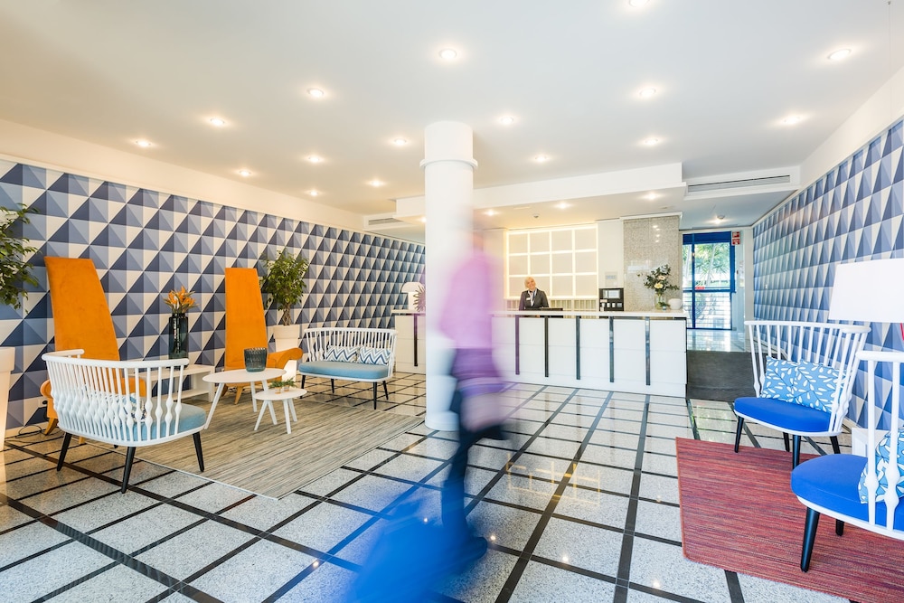 Terrace Mar — Hotel building in Funchal, Madeira