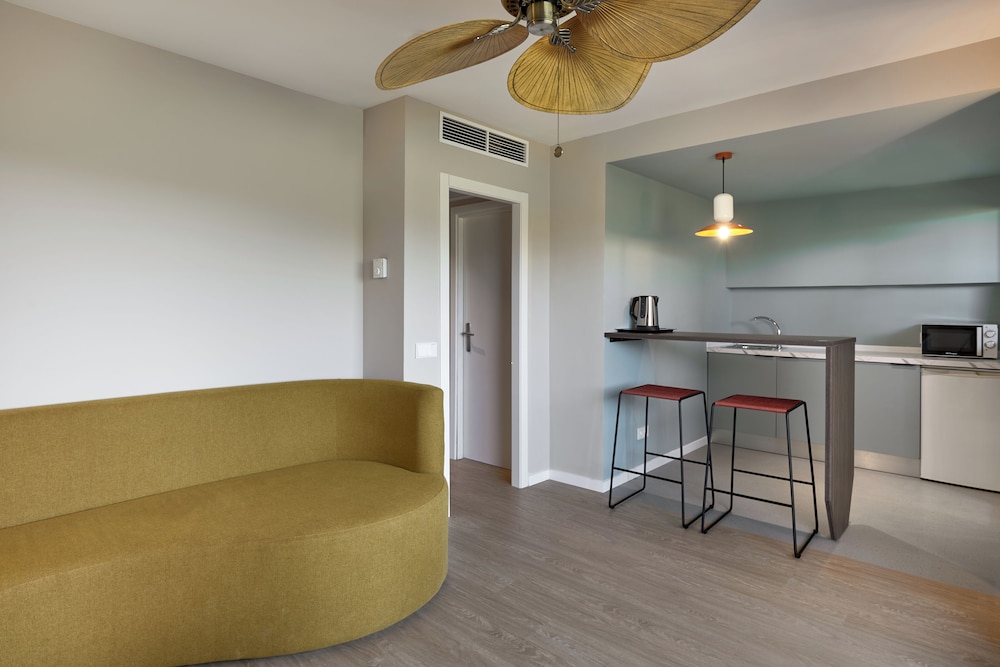 tent Mojito Suites — Hotel rooms in Magaluf, Balearic Islands