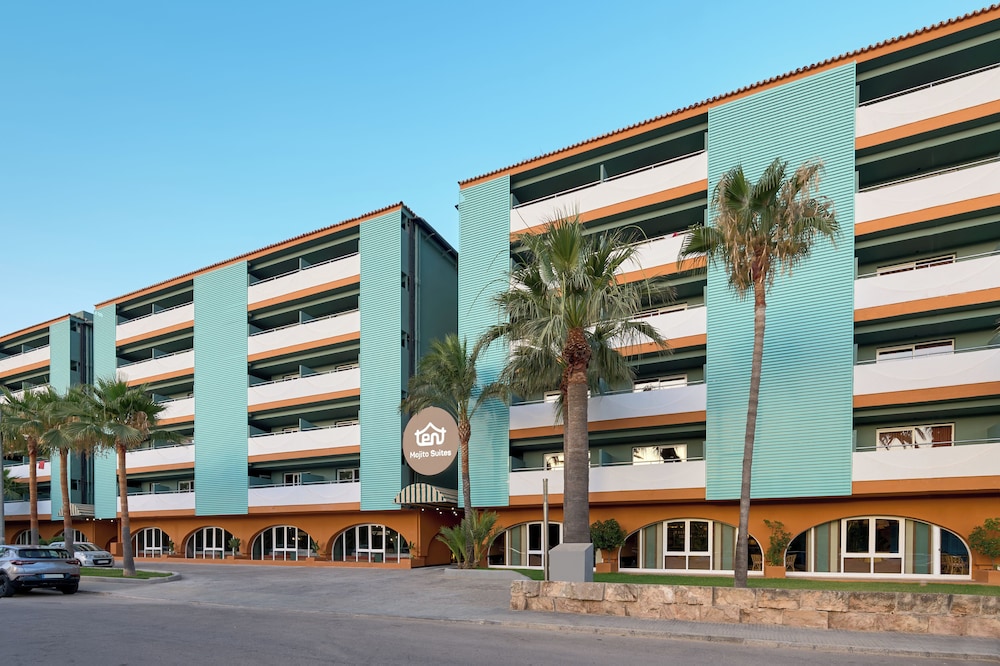 tent Mojito Suites — Hotel building in Magaluf, Balearic Islands