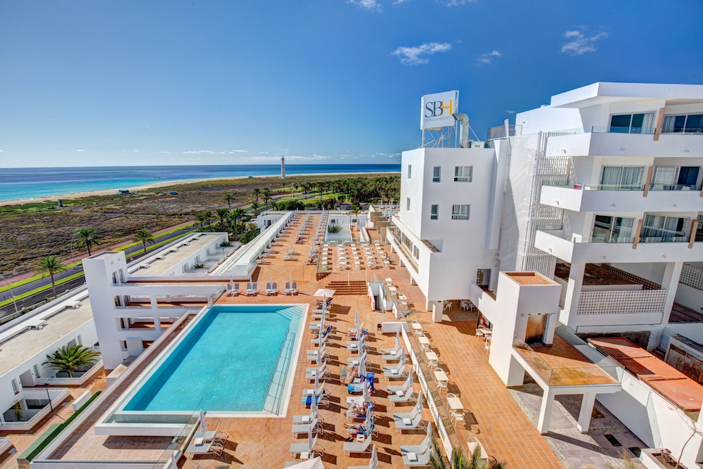 SBH Maxorata Resort - All inclusive — Hotel building in Esquinzo, Canary Islands