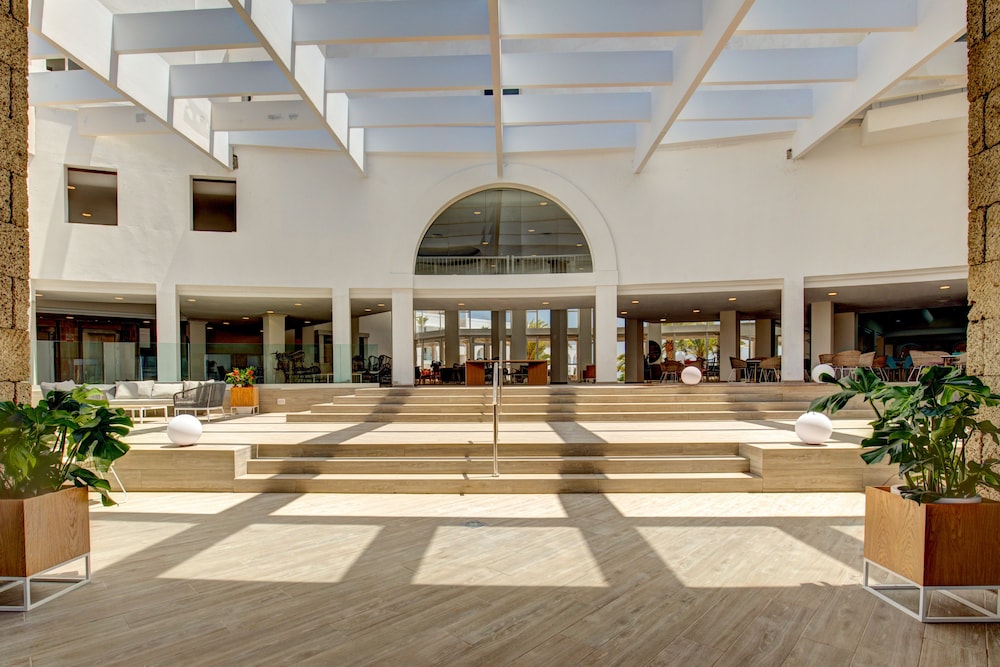 SBH Maxorata Resort - All inclusive — Hotel building in Esquinzo, Canary Islands