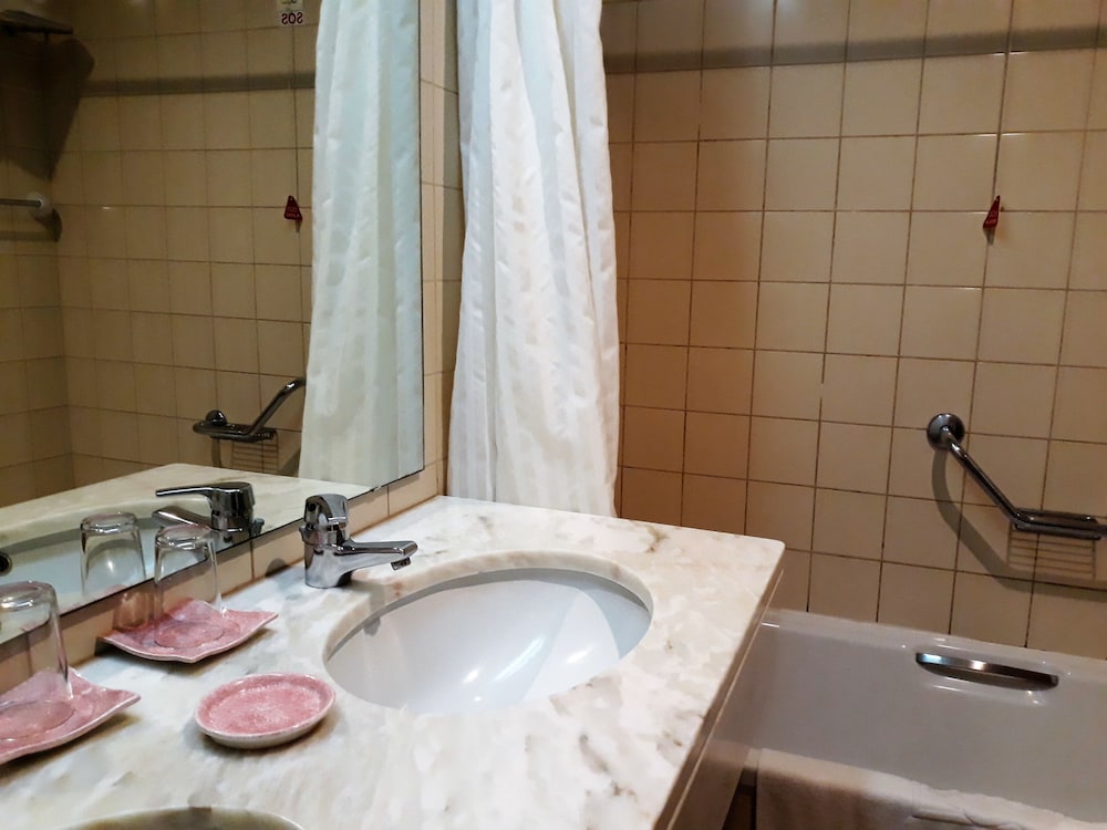 Hotel Quinta da Penha de França — Hotel rooms in Funchal, Madeira