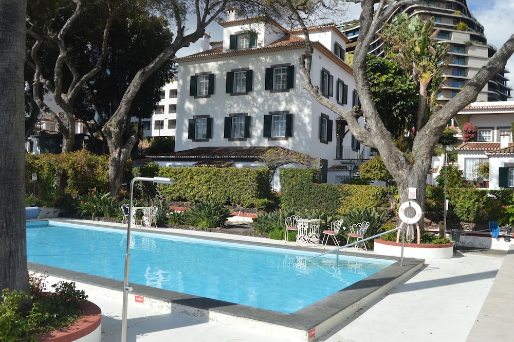 Hotel Quinta da Penha de França — Hotel building in Funchal, Madeira