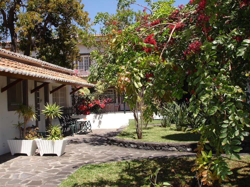 Hotel Quinta da Penha de França — Hotel building in Funchal, Madeira