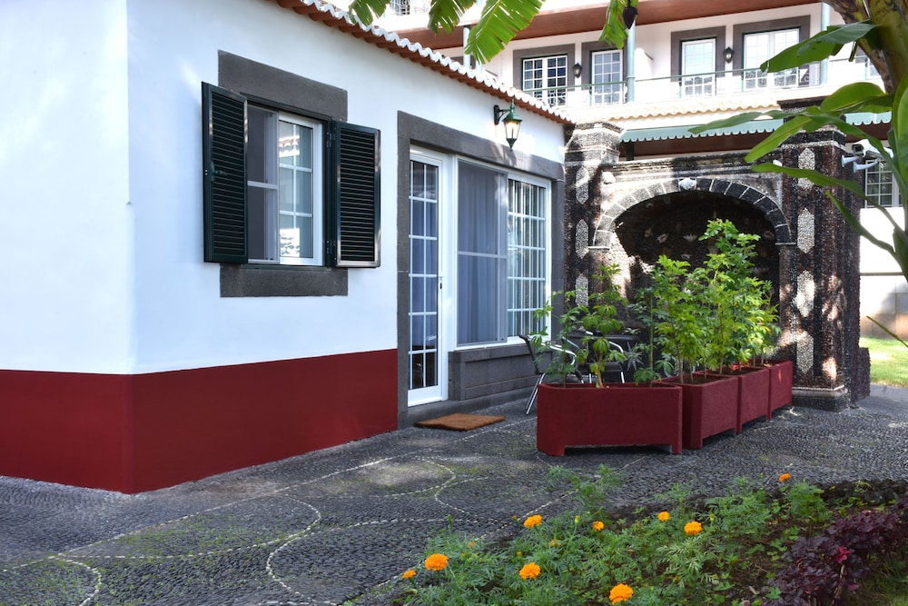 Hotel Quinta da Penha de França — Hotel building in Funchal, Madeira