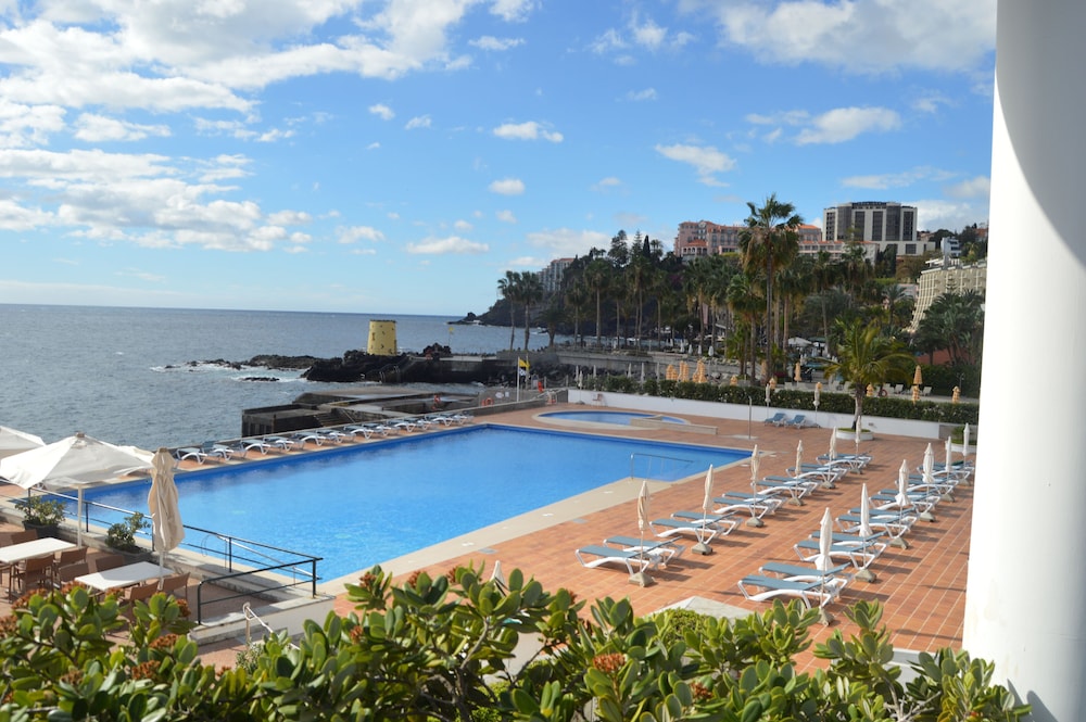 Hotel Quinta da Penha de França — Swimming pool in Funchal, Madeira