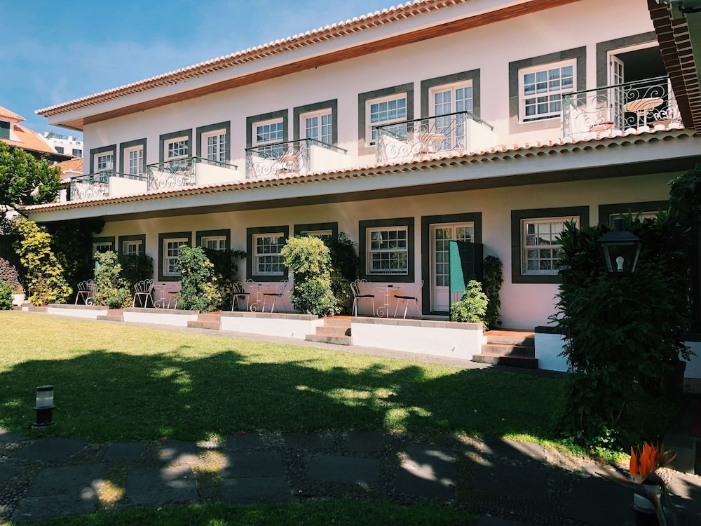 Hotel Quinta da Penha de França — Hotel building in Funchal, Madeira