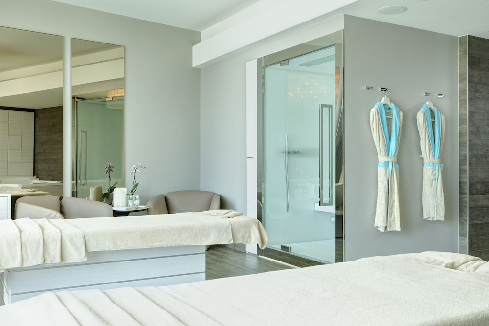 Almar Lido Jesolo Resort & Spa — Hotel rooms in Jesolo, Veneto
