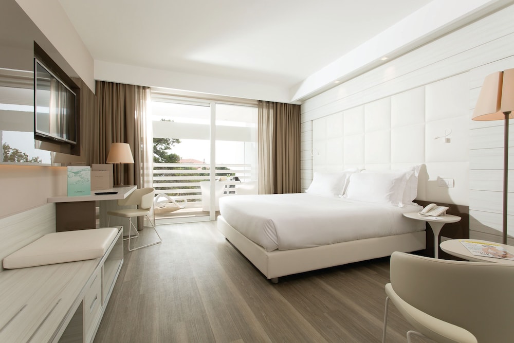 Almar Lido Jesolo Resort & Spa — Hotel rooms in Jesolo, Veneto