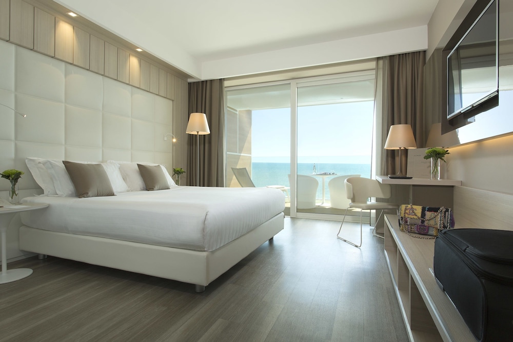 Almar Lido Jesolo Resort & Spa — Hotel rooms in Jesolo, Veneto