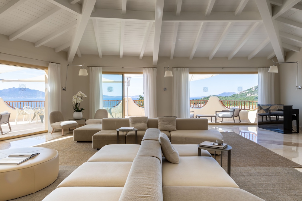 Cala Cuncheddi - VRetreats — Hotel rooms in Olbia, Sardinia
