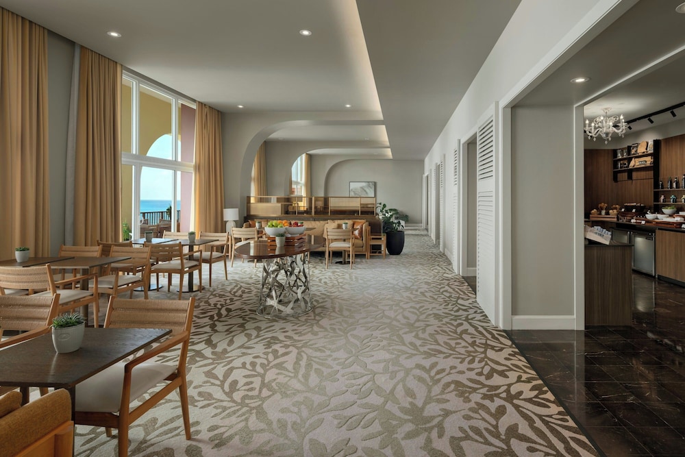 The Ritz-Carlton, Aruba — Restaurant & bars in Noord, Aruba