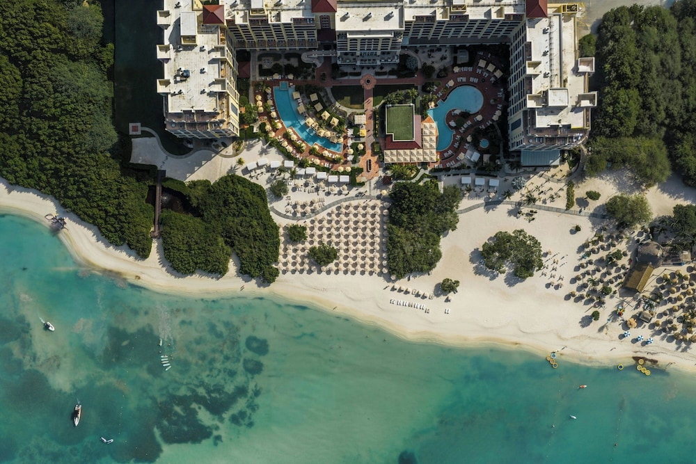 The Ritz-Carlton, Aruba — Hotel building in Noord, Aruba