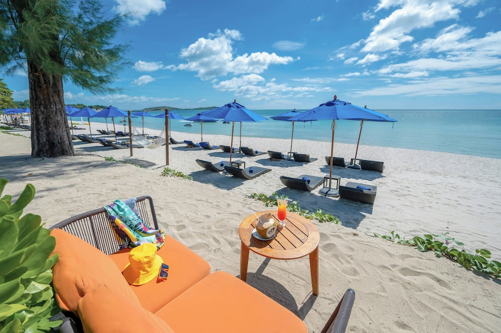 OZO Chaweng Samui — Beach in Bo Phut, Surat Thani