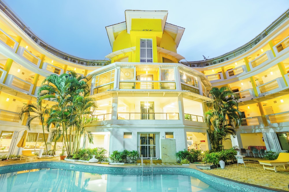 Bloom Boutique Baga — Hotel building in Arpora, Goa
