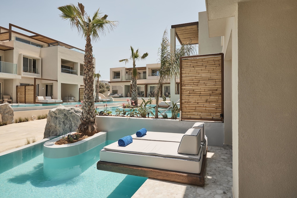 Uzenie All Suites Boutique Resort - Adults Only — Swimming pool in Rethymnon