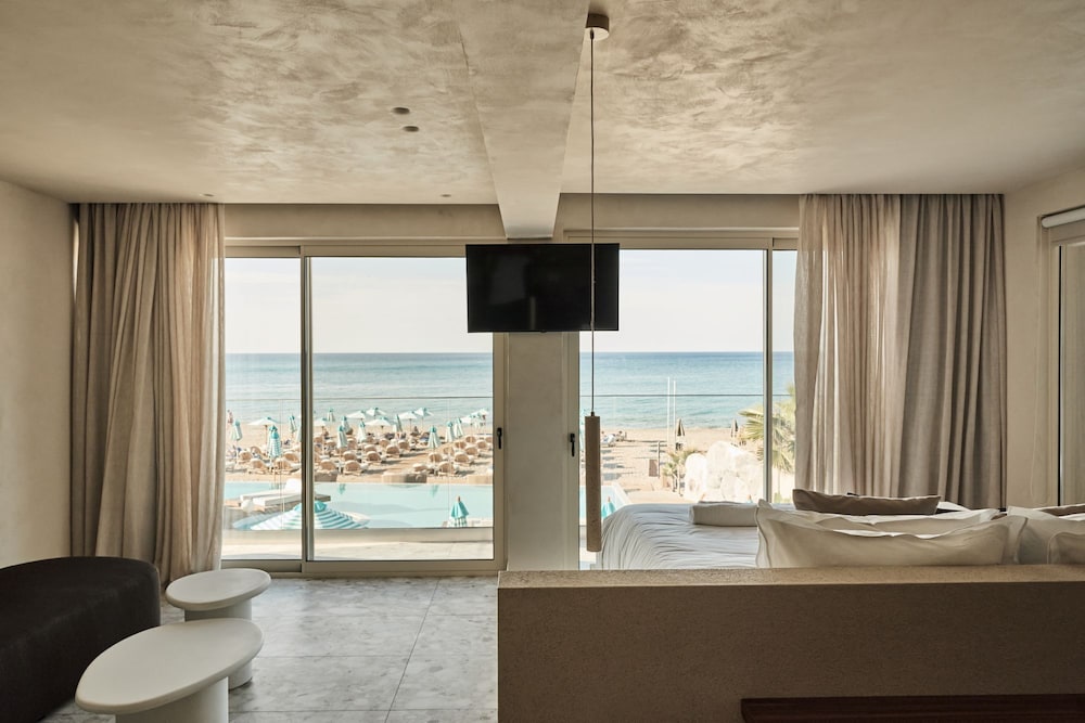 Uzenie All Suites Boutique Resort - Adults Only — Hotel rooms in Rethymnon