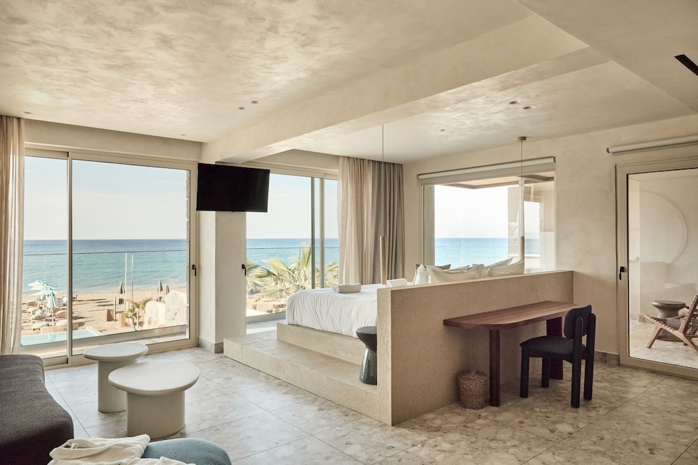 Uzenie All Suites Boutique Resort - Adults Only — Hotel rooms in Rethymnon