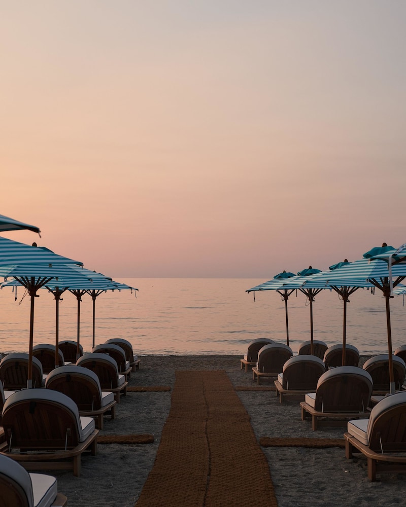 Uzenie All Suites Boutique Resort - Adults Only — Beach in Rethymnon