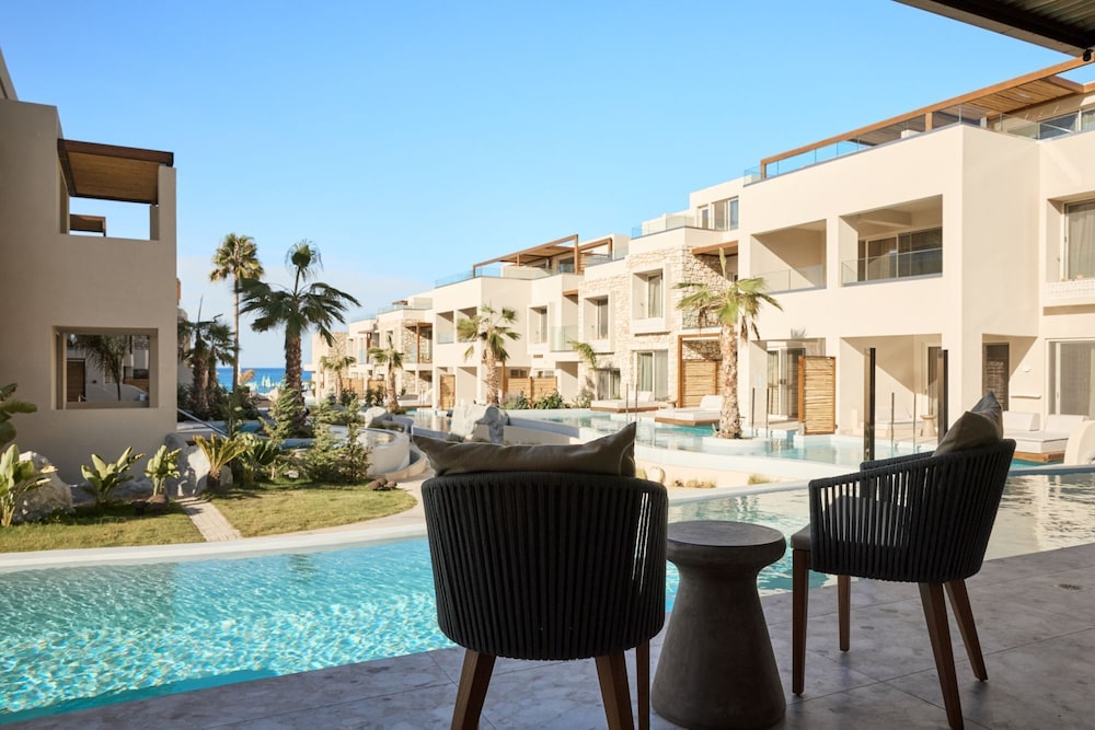 Uzenie All Suites Boutique Resort - Adults Only — Hotel building in Rethymnon