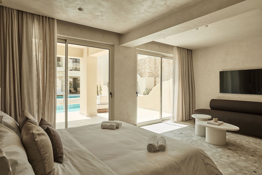 Uzenie All Suites Boutique Resort - Adults Only — Hotel rooms in Rethymnon