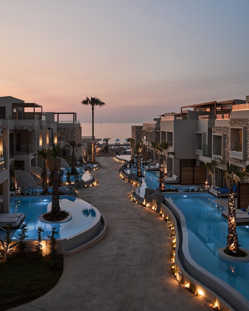 Uzenie All Suites Boutique Resort - Adults Only — Swimming pool in Rethymnon