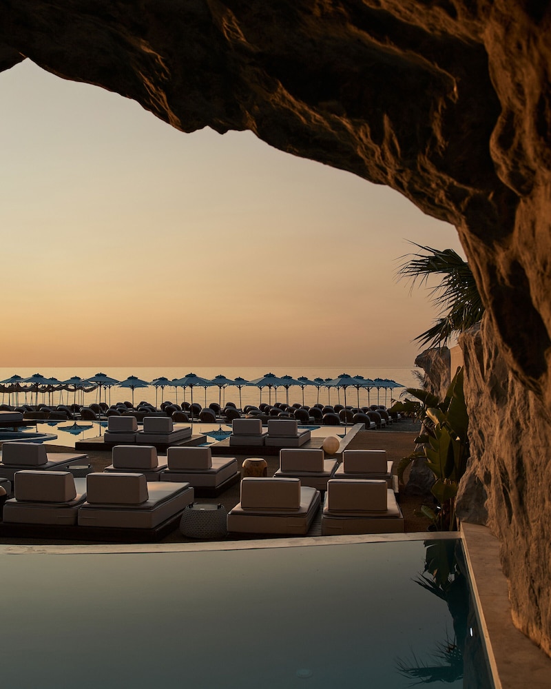 Uzenie All Suites Boutique Resort - Adults Only — Beach in Rethymnon