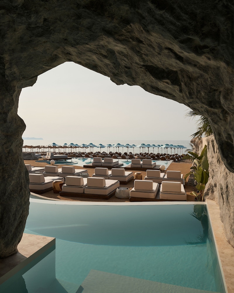 Uzenie All Suites Boutique Resort - Adults Only — Beach in Rethymnon
